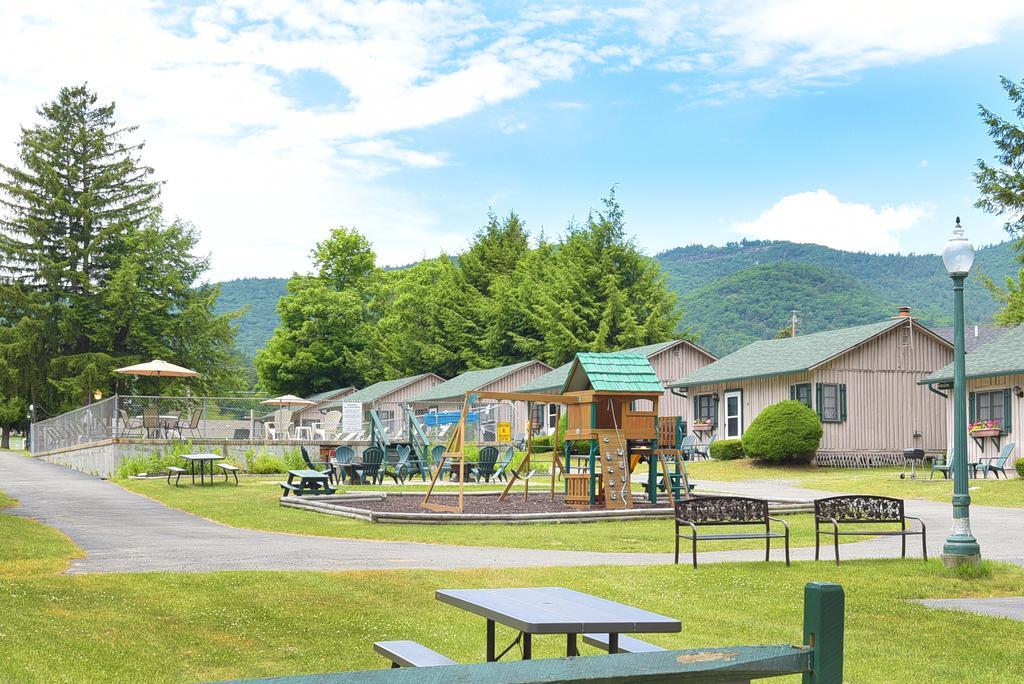 Hotel Lincoln Log Colony Lake George Esterno foto