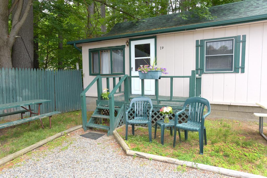 Hotel Lincoln Log Colony Lake George Esterno foto