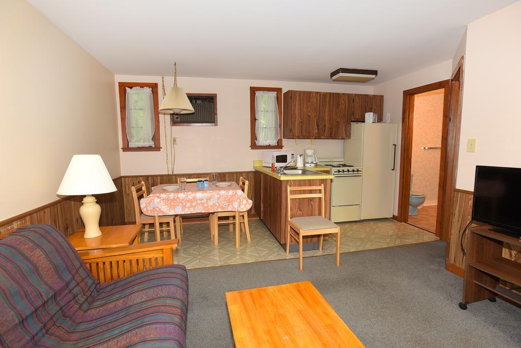 Hotel Lincoln Log Colony Lake George Esterno foto